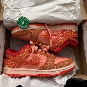 Women’s Nike Dunks